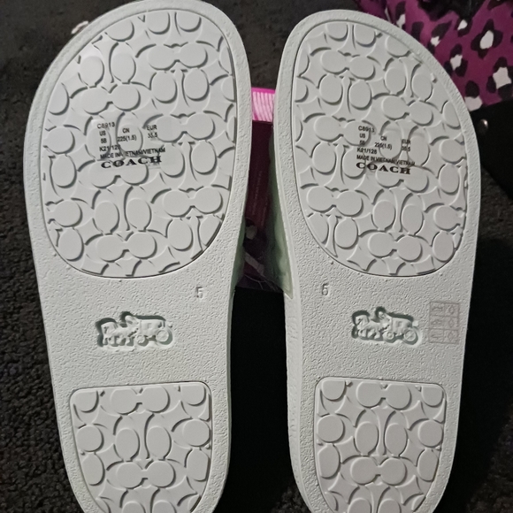 Coach Unna Slides - Picture 4 of 5